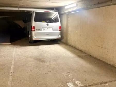 vend double parking en sous-sol