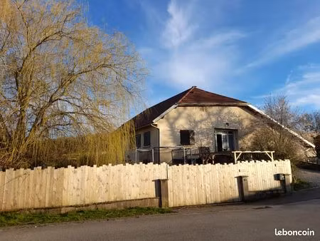 maison en pierres rénovée