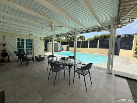 maison familiale + t2 – piscine – grand terrain – baie-mahault