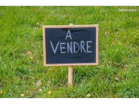 terrain st yzan de soudiac 1085m2