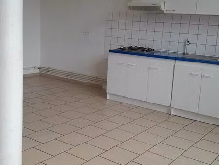 t2 de 45 m² au rdc situé dans une résidence sécurisée avec parking