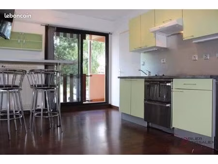 studio 1 pièce 30 m²
