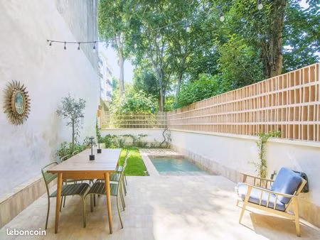 maison d'architecte avec piscine aux arceaux