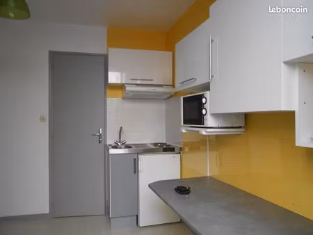 studio meuble 13m2 335e c/c gare c/ville