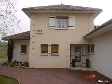location studio meublé pour étudiant(e)