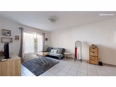 studio 1 pièce 26 m²