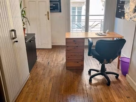 paris 9e - bureau très lumineux env. 25 m² - cession de droit au bail commercial - rue bla