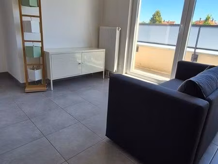 à louer – beau 2 pièces de 34 m² avec balcon – meublé - 770 /mois