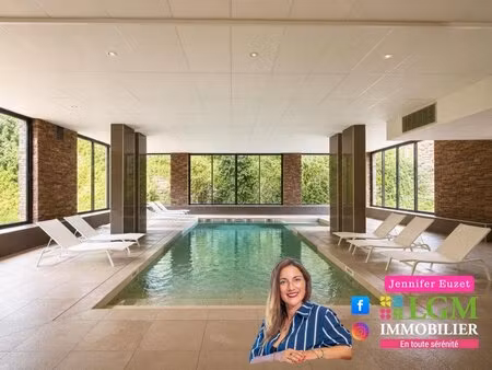 appartement  deux stationnements   piscine