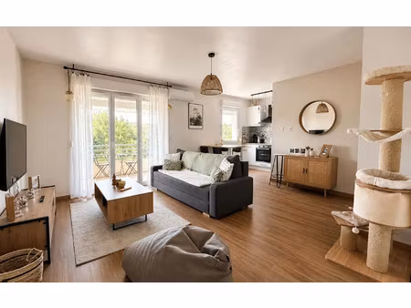 location appartement  m² t-2 à avignon  750 €