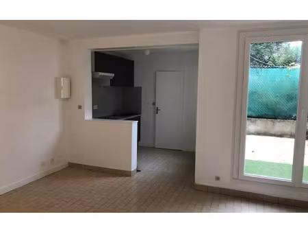 location appartement  30.73 m² t-1 à clermont  457 €