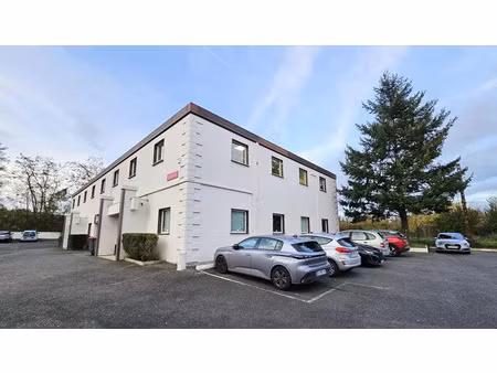 location locaux professionnels 3 pièces 54 m² à champlan (91160)  920 €