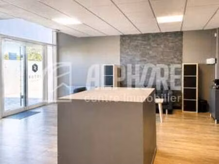 location bureaux et commerces à saint-nazaire (44600) : à louer / 90m² saint-nazaire