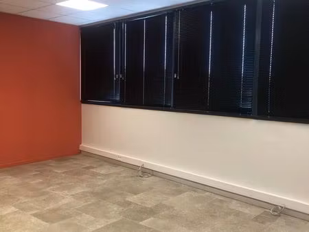 bureau 71 m2 tout équipé