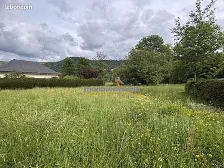 terrain 517 m² vic-sur-cère