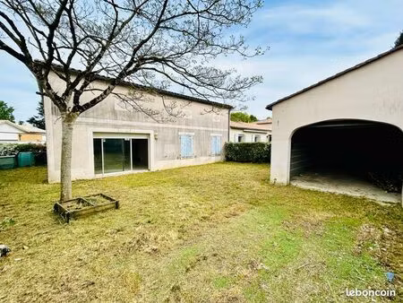 maison plain pied. st yrieix s/ charente. vénat