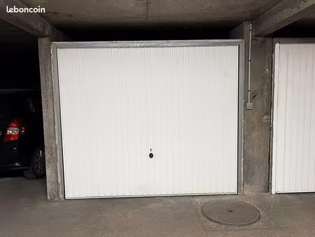 parking/box 14 m² bourges