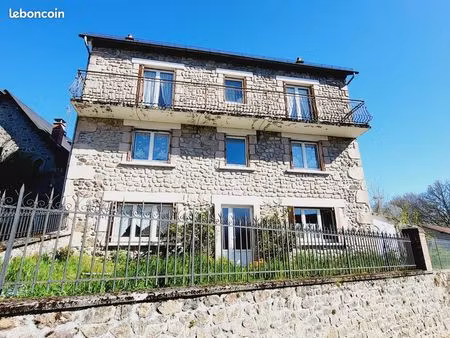 maison 8 pièces 205 m²