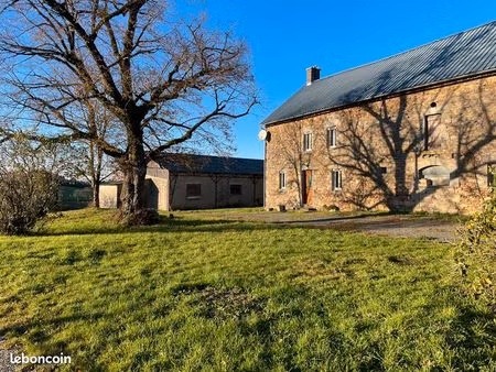 ? corps de ferme + grande maison en pierre - 3 ha de terrain au lonzac