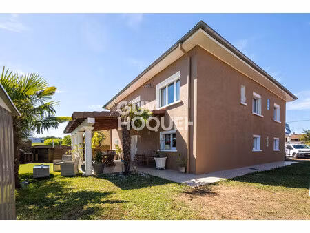 maison familiale de 8 pièces de 214 m²