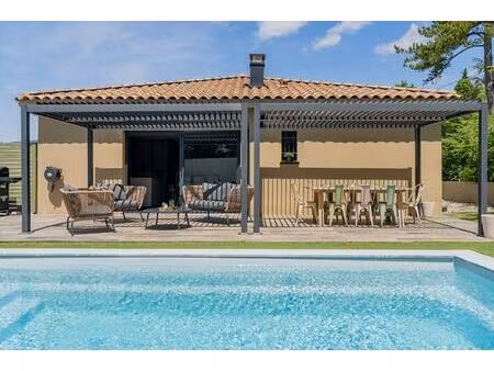 villa contemporaine avec piscine et garage
