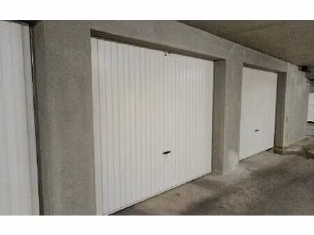 location stationnement  13.5 m² t- à voiron  81 €