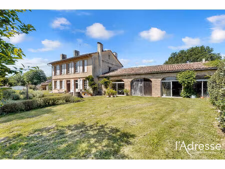 vente maison 8 pièces  290.47m²  le burgaud
