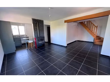 location maison  m² t-3 à saint-quentin  780 €