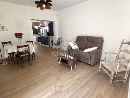 l'isle-sur-la-sorgue  à vendre  appartement de type 3 entièrement rénové  situé en cœur de