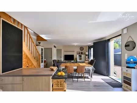 thurins - appartement récent p3 + espace bureau avec cour de 60m² + 2 parkings