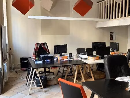chartrons - 104.22 m² de bureaux à louer