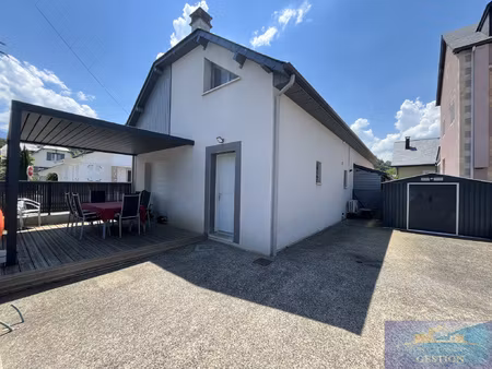 maison récente avec terrasse couverte et vue sur le hautacam