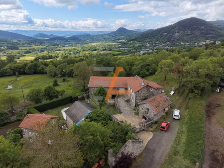 ancien corps de ferme avec dépendances et piscine saint-ho