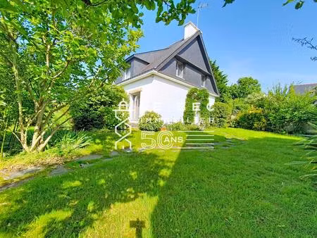larmor-plage : maison familiale non mitoyenne avec un beau jardin
