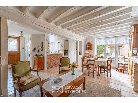 maison et patio secret au coeur de maule