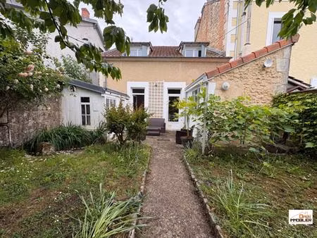 maison de ville avec cour meublée