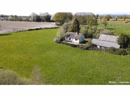 maison de plain-pied sur près d'un hectare secteur bais