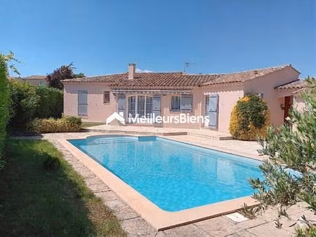 villa plain pied 3 chambres 107 m² avec garage double sur terrain de 701 m² avec piscine