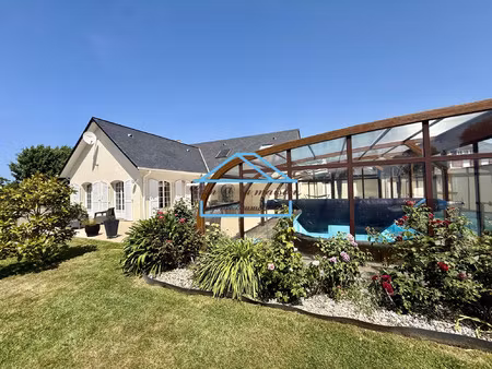 villa avec piscine couverte et chauffée octeville