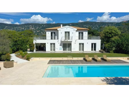villa contemporaine 200 m² jardin de 2500 m² avec piscine peymeinade