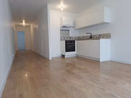 a louer - cazeres - appartement t2 de 49 m² entièrement rénové avec belle cuisine aménagée