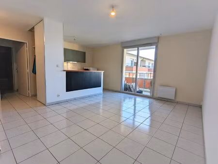 appartement t2 - 45 m² - l'union les ambassadeurs