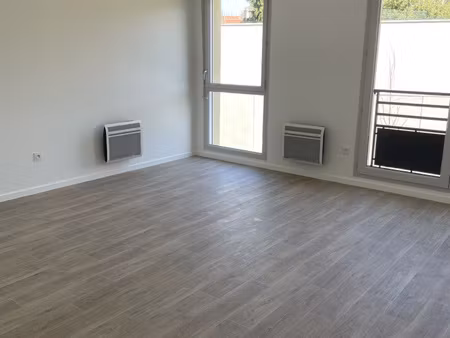 studio 32.70m2 - proximite immediate coeur de ville de montl