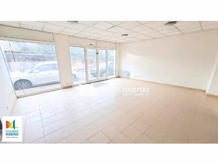 local commercial montmorillon 43 m2