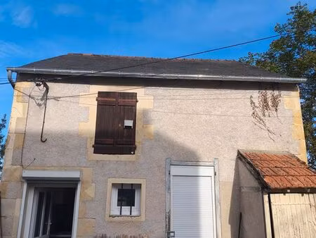 garchizy. maison indépendante. grenier aménageable. cour