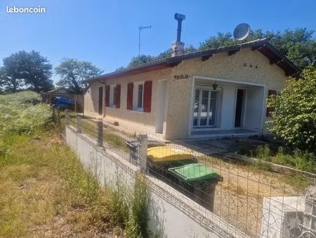 location maison a l année