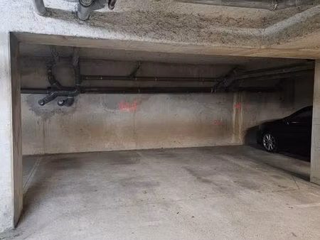 place de parking en sous terrain