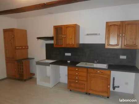 appart f4 - 1er étage clair et agreable