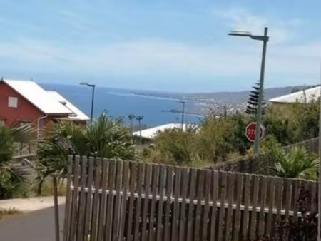 vente maison st leu récente 3 chambres avec jacuzzi