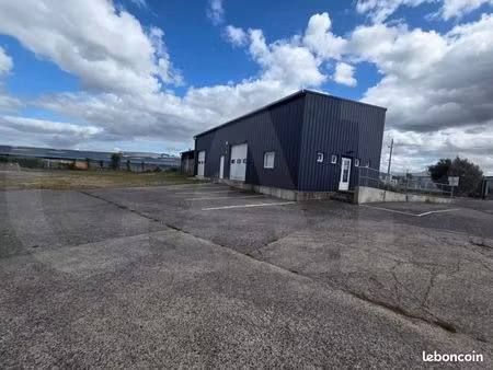 local 160 m²